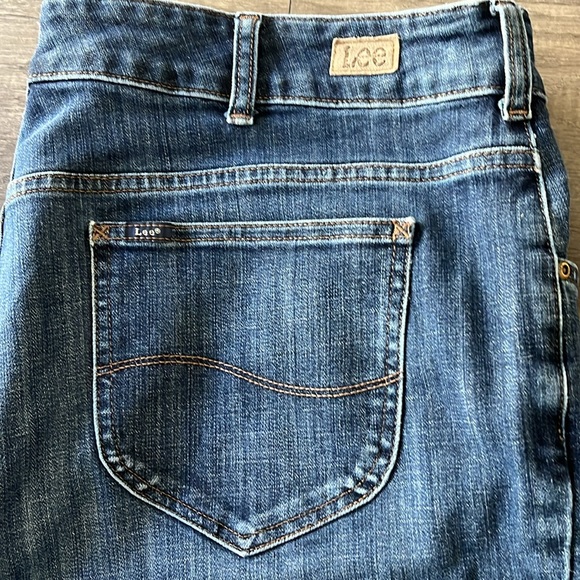 Women’s 24W long blue denim jeans - Picture 3 of 4